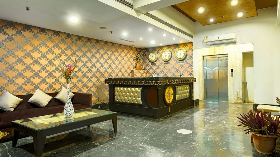 GIS Select Hyderabad Hotel Lobby Pic 3