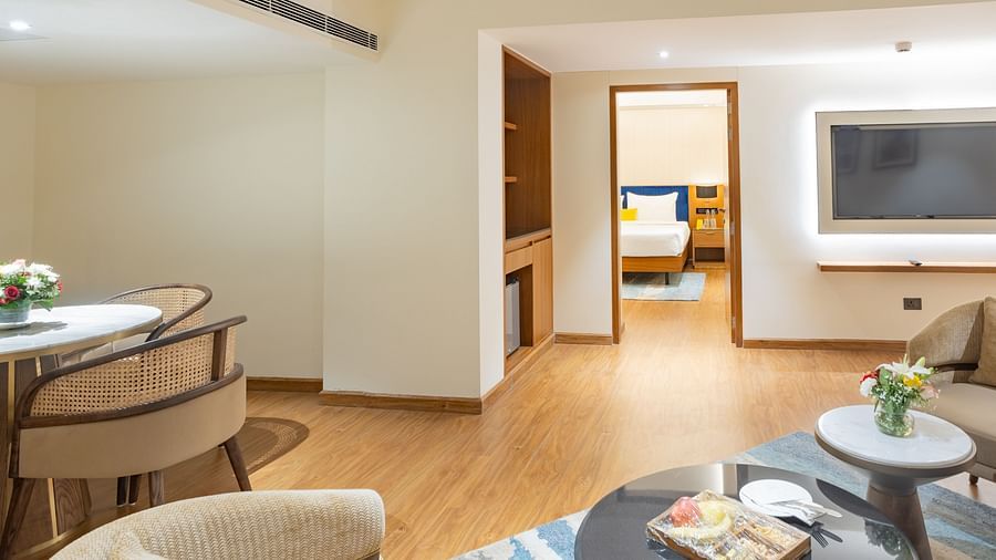 Deluxe Suite Part of Room (7)
