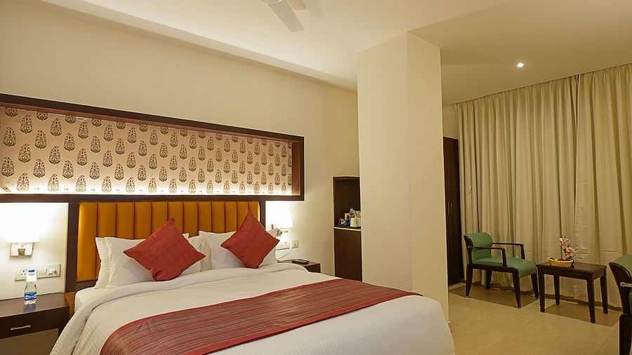 Deluxe room at Grand Continent, Secunderabad with a king size bed