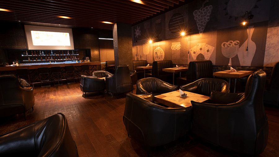 The Cedar House Lounge Bar 10