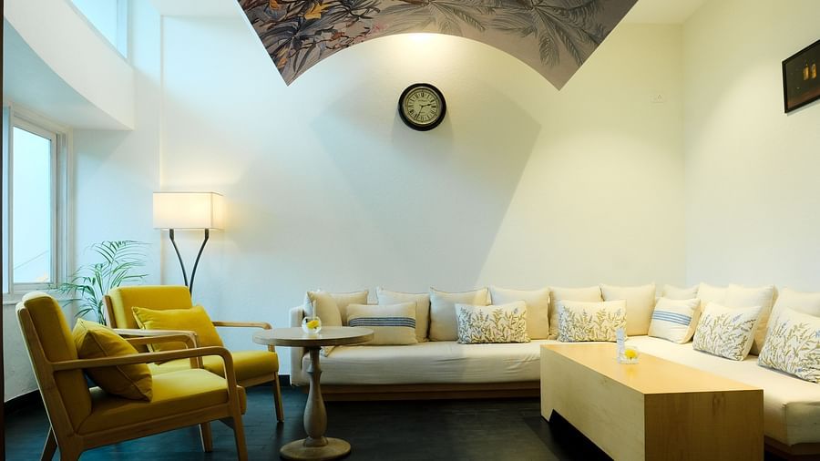 cosy indoor seating space - blue lagoon pub in south goa at heritage village resort and spa
