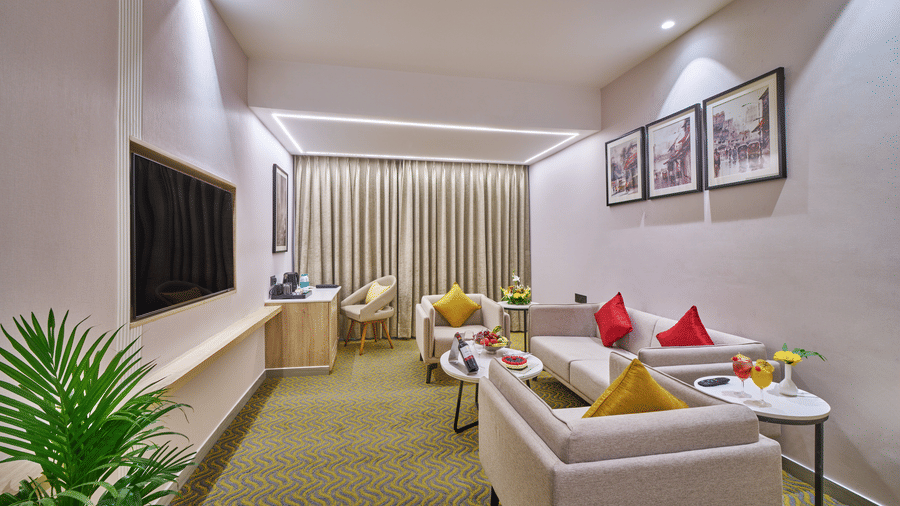 Suit  215 living area.1