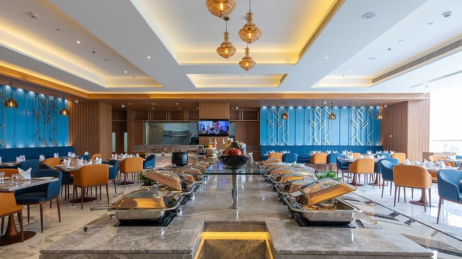 Flavours Restaurant at Hometel Alambagh, Lucknow 5