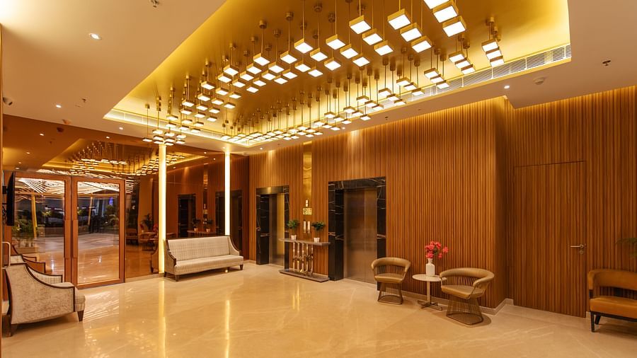 Lobby at Hometel  Alambagh, Lucknow 1