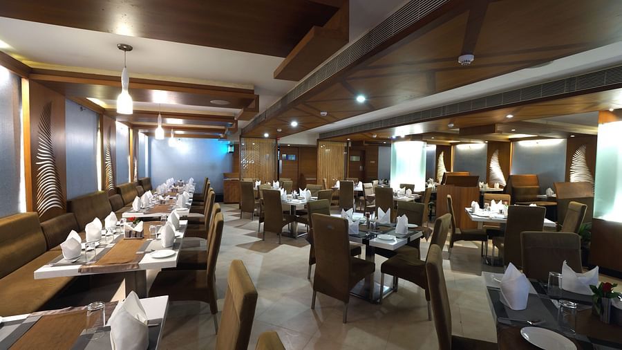 DAKSHIN restaurant at Hotel Daspalla Visakhapatnam 3