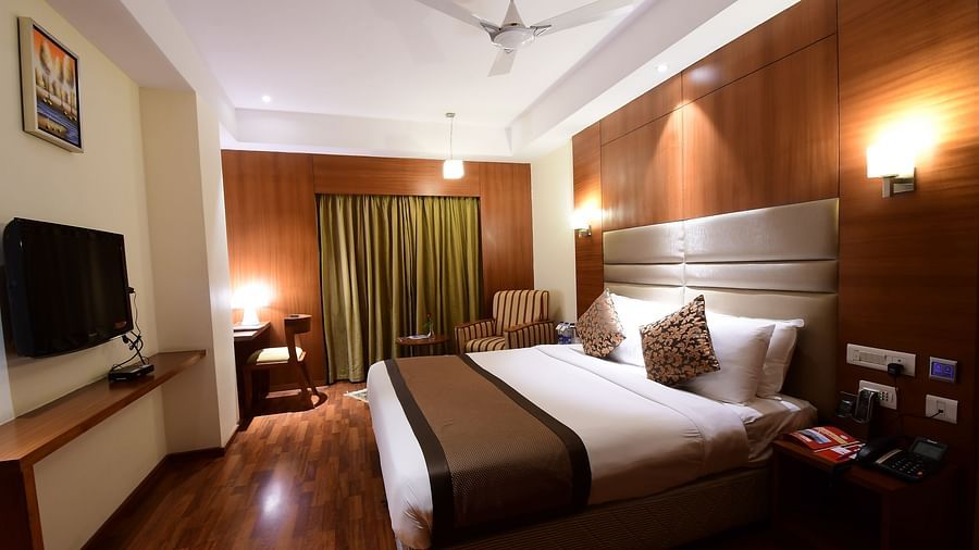 GOLDEN SUITE at Hotel Daspalla Vishakhapatnam 1