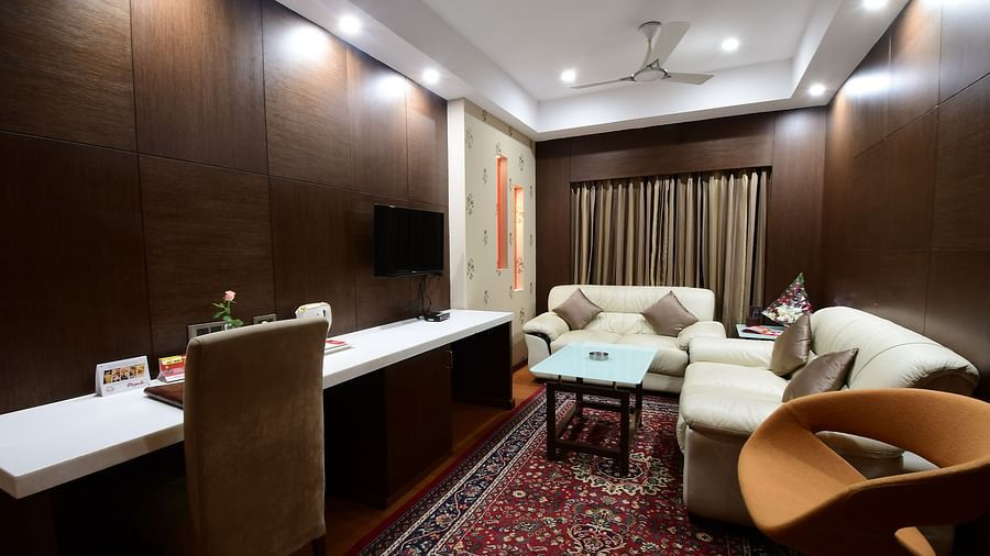 GOLDEN SUITE at Hotel Daspalla Vishakhapatnam 5