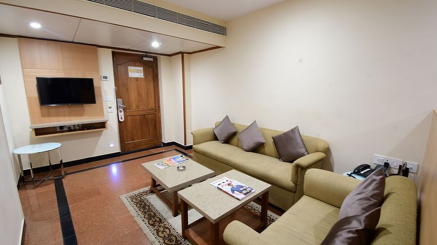 GOLDEN SUITE at Hotel Daspalla Vishakhapatnam 6