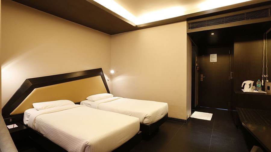 Deluxe Rooms in Andheri, Dragonfly hotel, Andheri East Hotel
