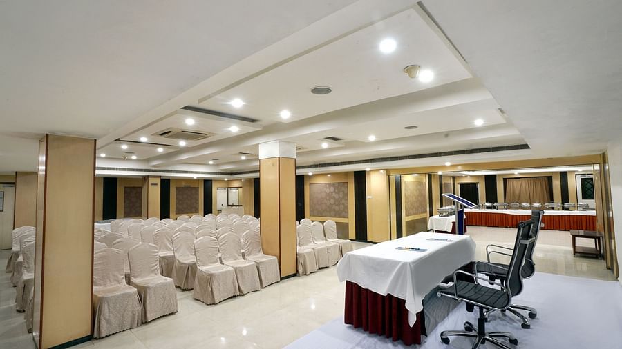 Banquet Halls at Hotel Geetha Regency in Guntur 6