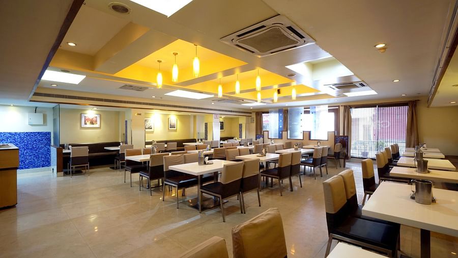Nagarjuna Veg Restaurant at Hotel Geetha Regency in Guntur 1