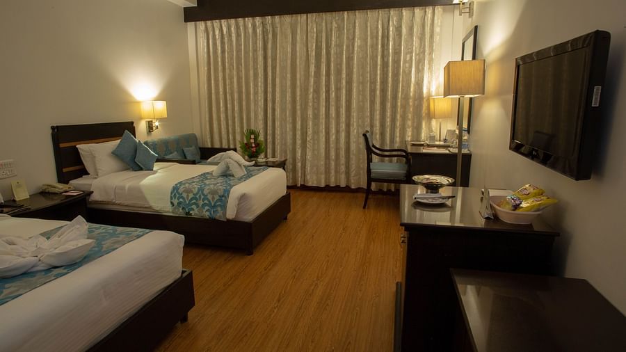 Deluxe Room Hotel Kanha Shyam Prayagraj 3
