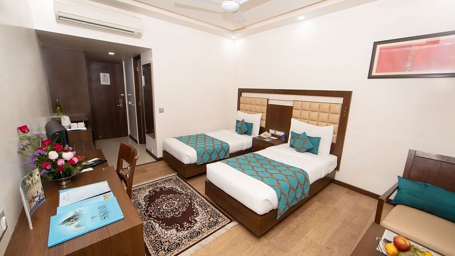 Executive Room Twin Bed 1