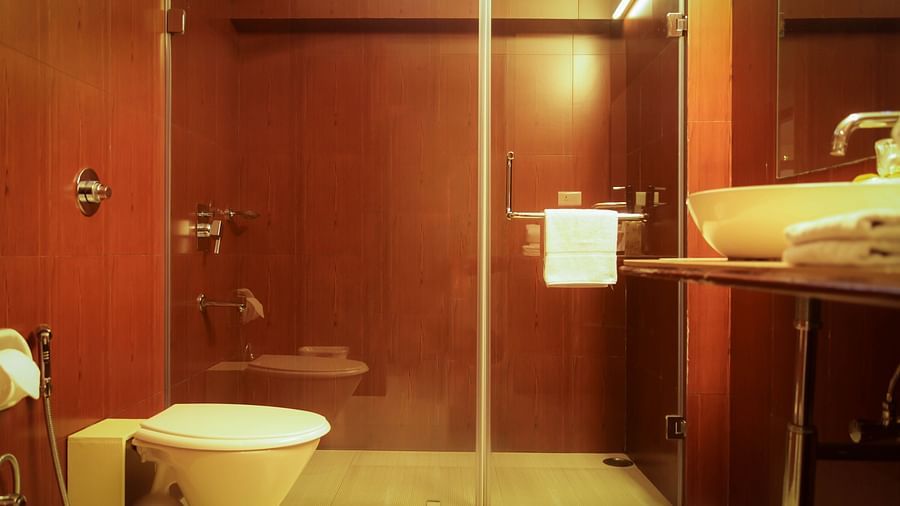 Modern hotel bathroom design