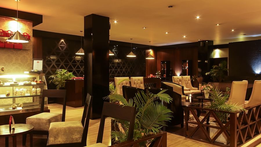 Elegant hotel lobby with dinning 
