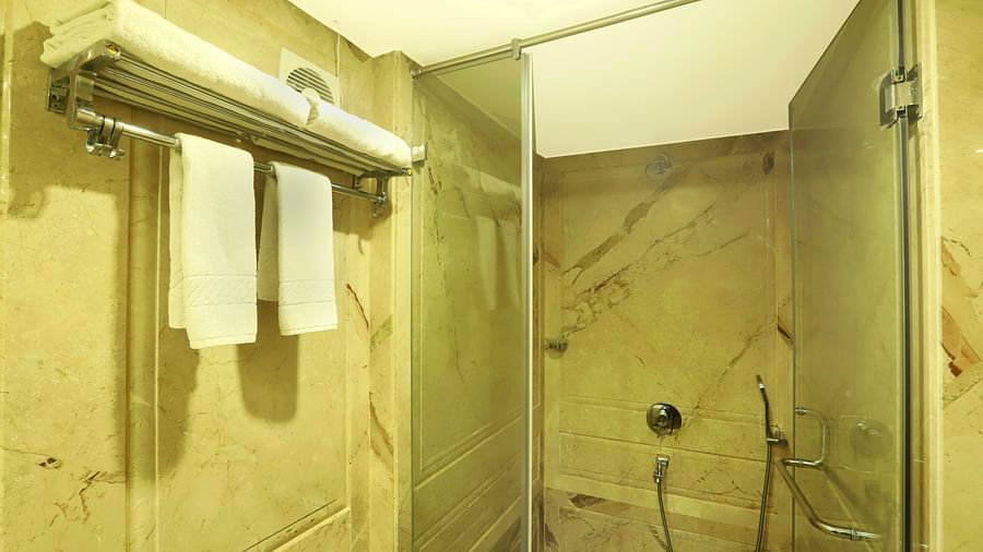 10 Executive Deluxe Bathroom