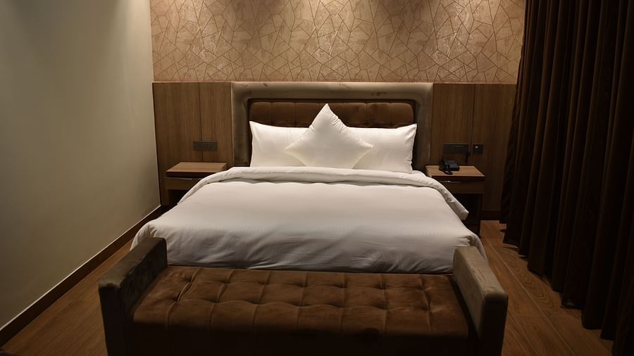 couple friendly hotels in greater noida