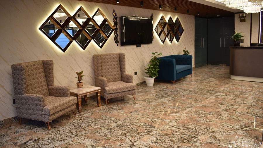 hotels near noida expo centre