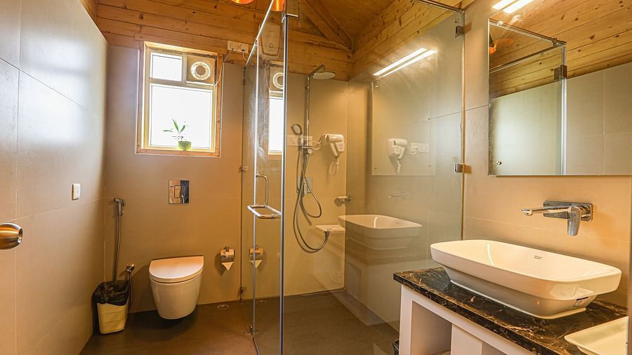 Attached modern and fancy bathroom - Lotus Eco Resort Konark 