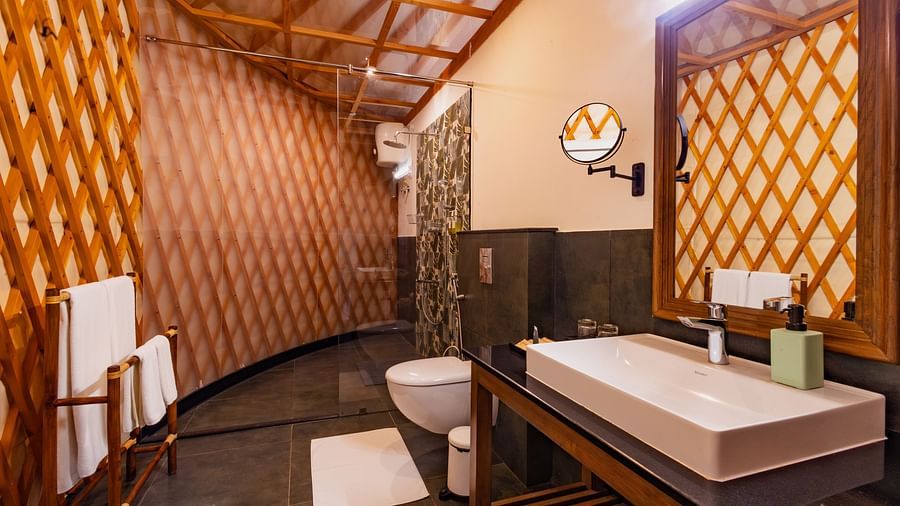 Luxury Machaan Bathroom 4