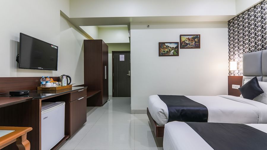 deluxe twin bedroom interior