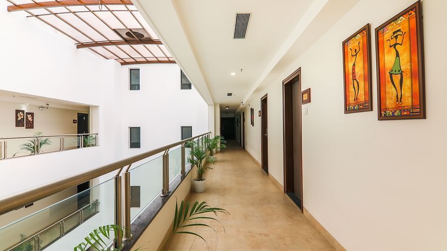 hallway of magnus square
