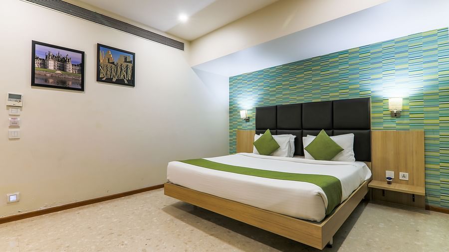 deluxe king room