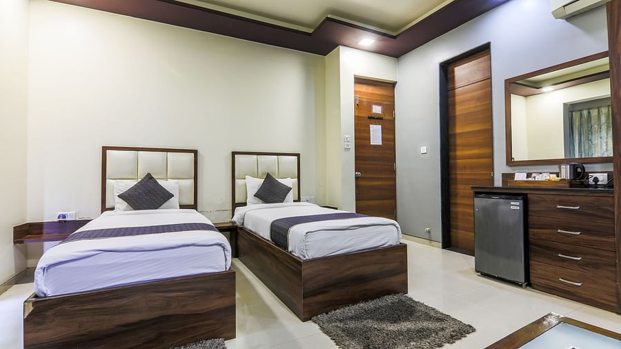 Premium Twin Room side view