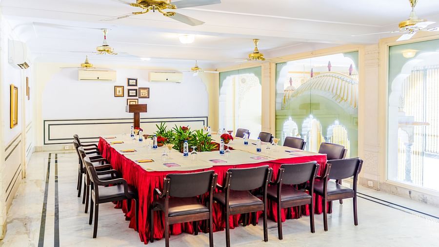 Square seating arrangements in the banquet hall - Mandawa Haveli, Jaipur