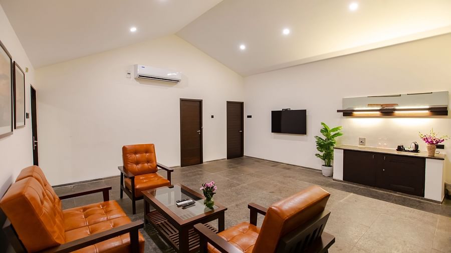 GRANDEUR LIVING ROOM 3