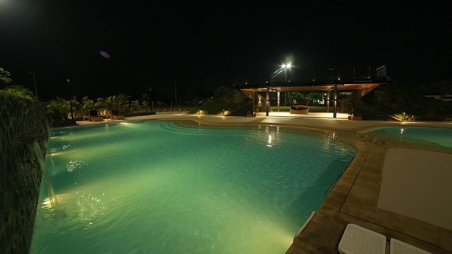 swimming pool