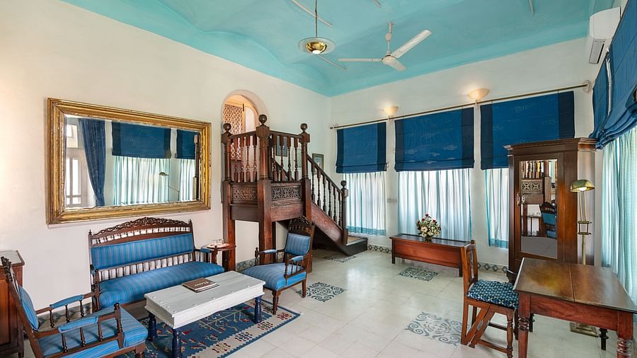 Badal Mahal - Mountain View 1