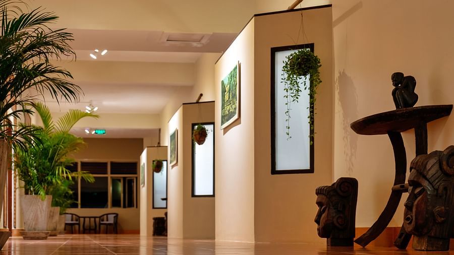 galery hallway 2