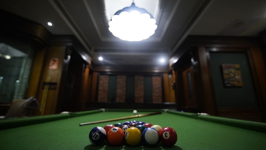 Geoffrey s Pool Table 1