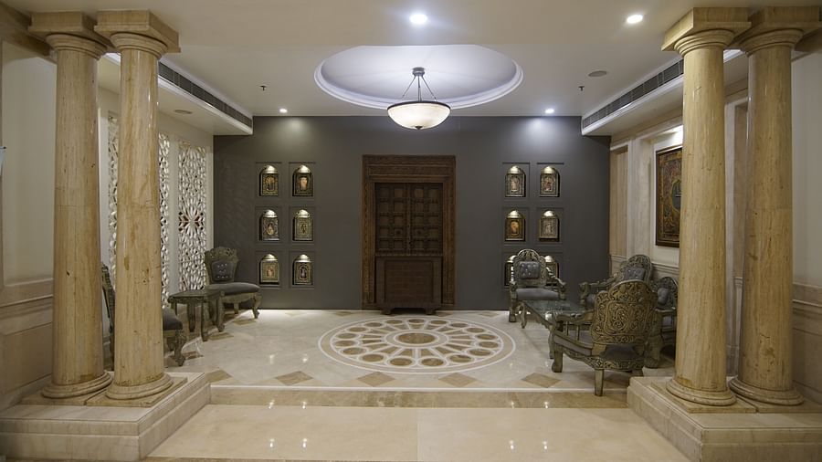 Hotel Lobby 1
