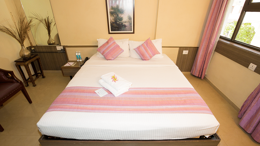 Executive Suite Queen Bed - 1