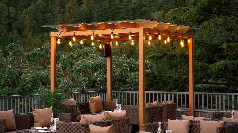 HOOCH SITTING AREA