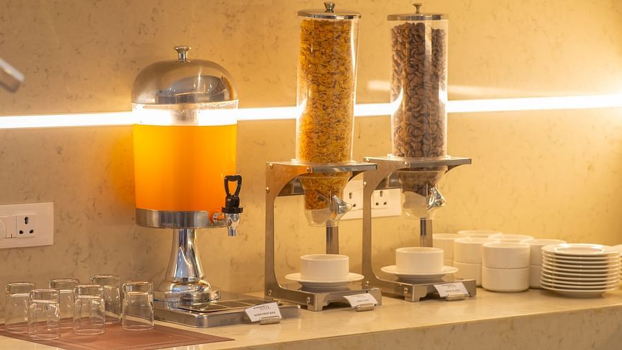 Image of juice and two jars of cereals at Pride Elite Daman.