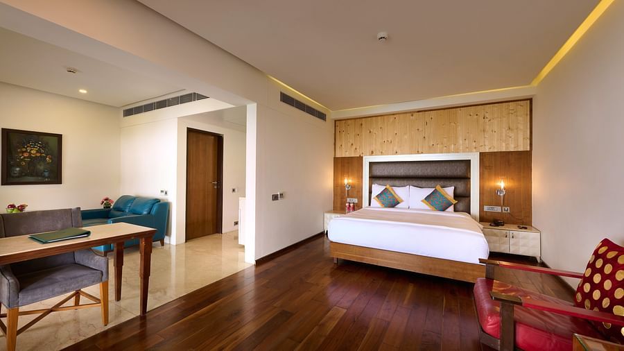 ROOM 5 E