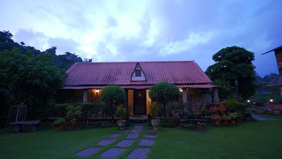 101 102 Teak bamboo River View
