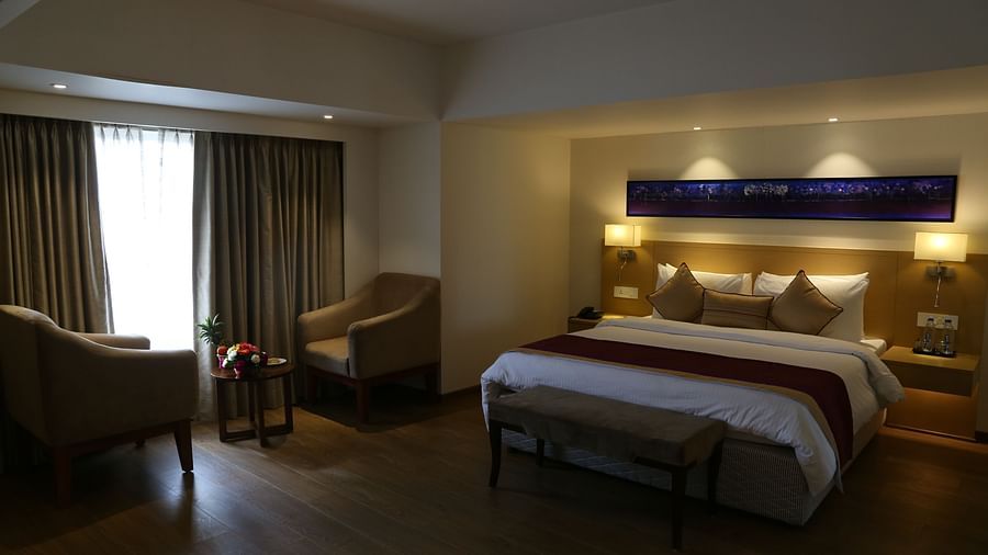 Deluxe Rooms Sarovar Portico Ahmedabad 2