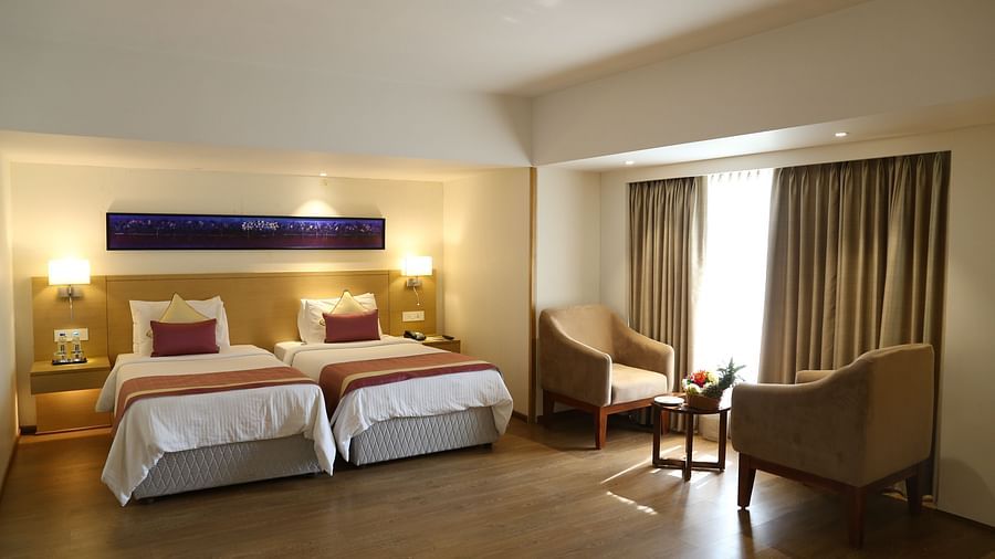 Deluxe Rooms Sarovar Portico Ahmedabad 8