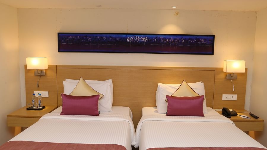 Deluxe Rooms Sarovar Portico Ahmedabad 9