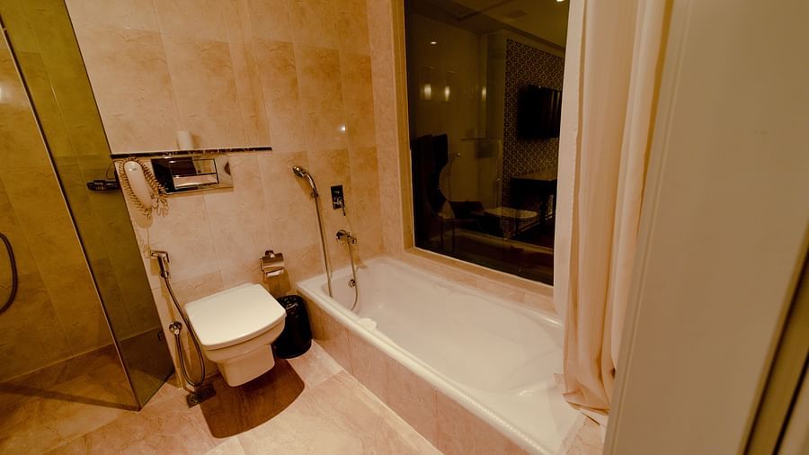 suite washroom inside