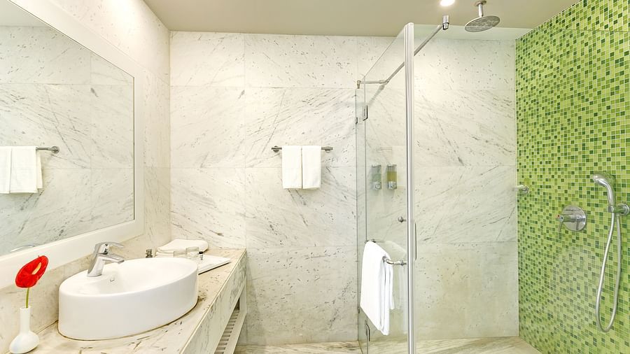 10 Bathroom