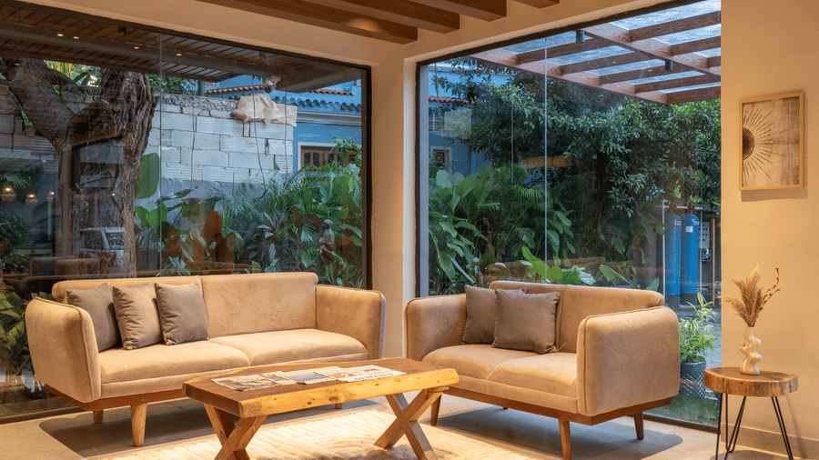 35. Sitting area