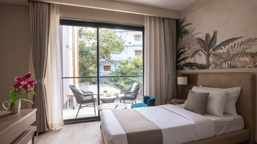8.Deluxe Room