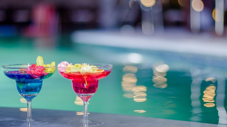 drinks beside the pool at Waters Wet Bar - one of the best bars in Neil Island - Symphony Summer Sand Beach Resort And Spa, Neil Island