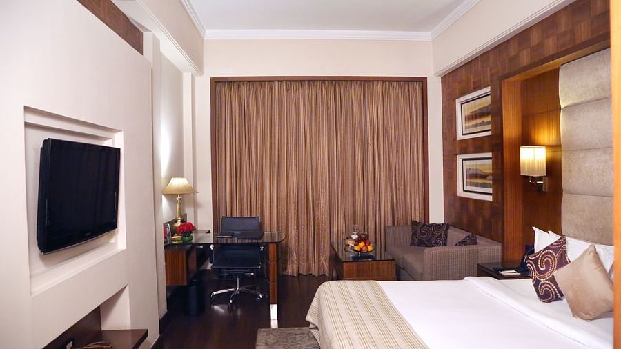 BOB 7071Premium Rooms at The Bristol Hotel Gurgaon, Rooms Near Sikanderpur Metro Station 4