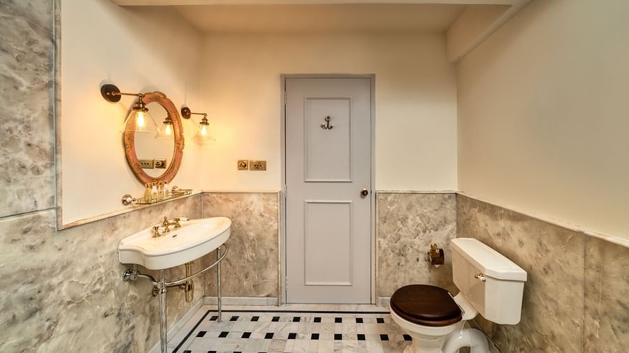 MIH jade bathroom3